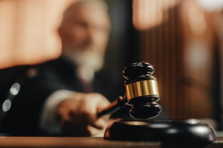 Rituel pour gagner une affaire judiciaire urgente au tribunal
